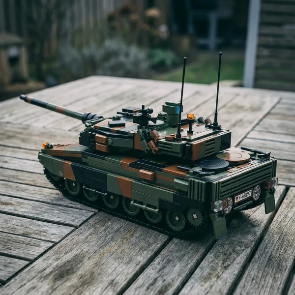 Leopard 2A6 Tank - 903 Pieces Leopard 2A6 Tank - 903 Pieces